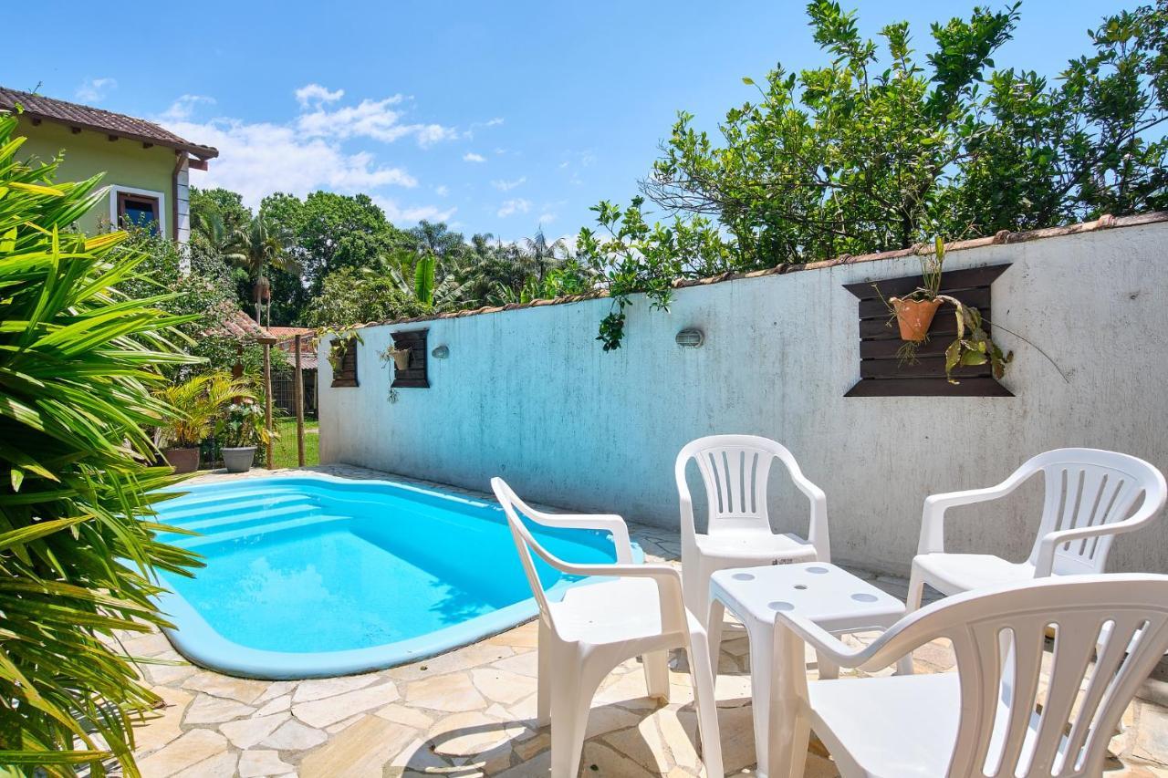 Villa Casa Petunia Com Ar E Piscina Perto Do Centro Araquari Exterior foto